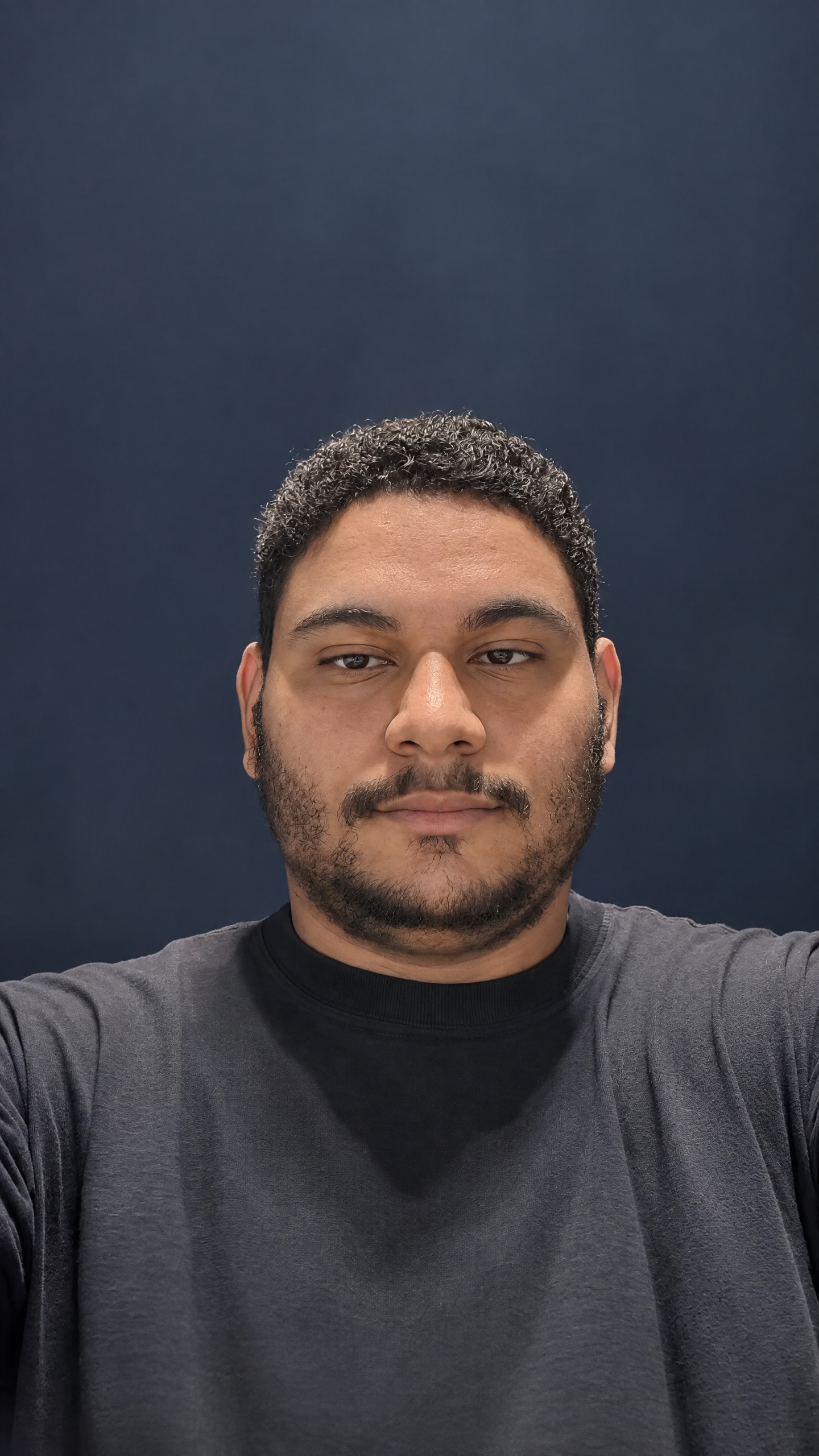 Retrato de Mateus Gonçalves Silva, UX/UI Designer e especialista em Marketing Digital